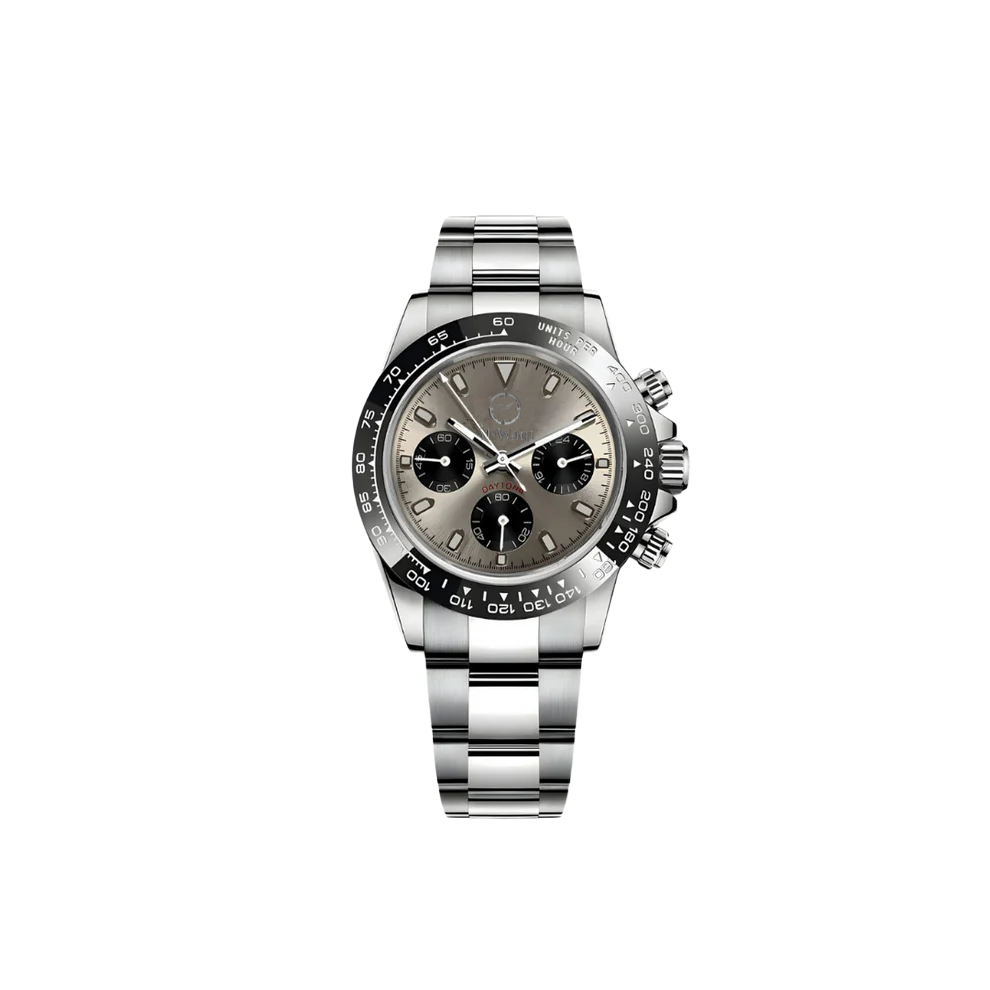 Montre avec bracelet argenté et boitier avec arceau noir gradué. Le cadran est de couleur brun clair et trois petit rond noir qui définissent chacun une chose rend la montre magnifique. Les aiguilles sont aussi argentées et le logo au dessus du centre rend la montre encore plus excellente.