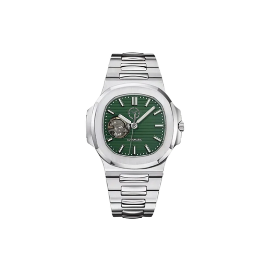 Montre avec bracelet argenté et cadran vert et aiguilles et un petit trou pour voir la date et un autre trou qui laisse percevoir une partie du mouvement automatique.