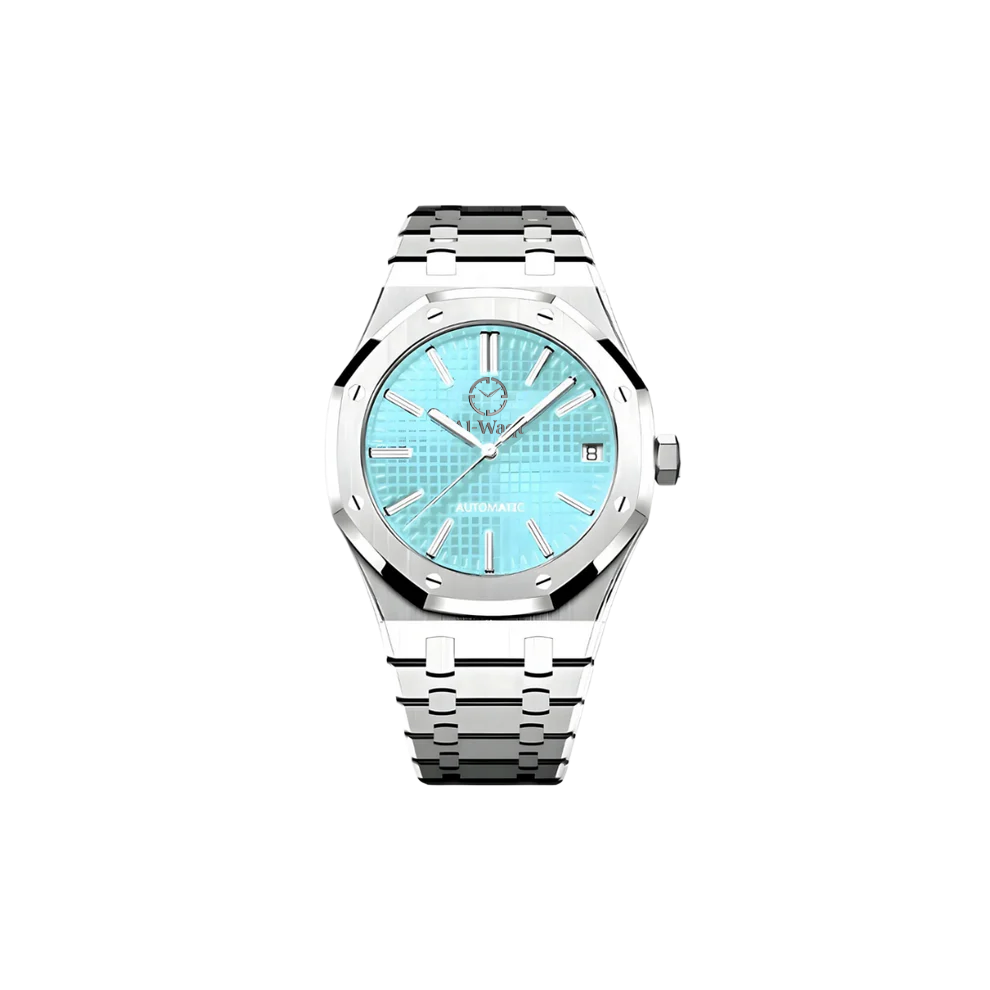 Une montre avec bracelet argenté et cadran bleu clair.